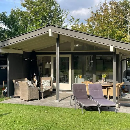 Family Between Rageleje And